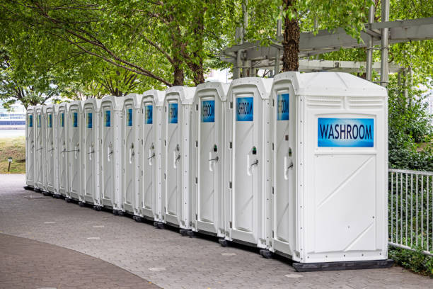 Porta potty delivery and setup in Coloma, MI